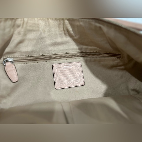 Coach Bag - Picture 4 of 11